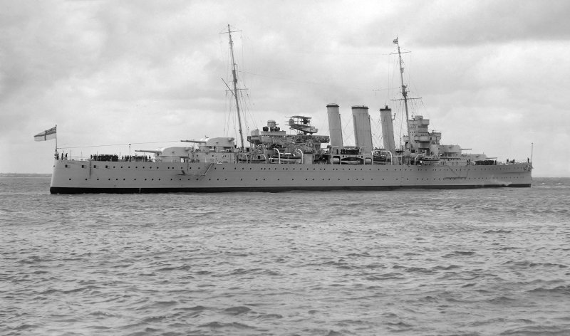 HMAS «Канберра» авианосец