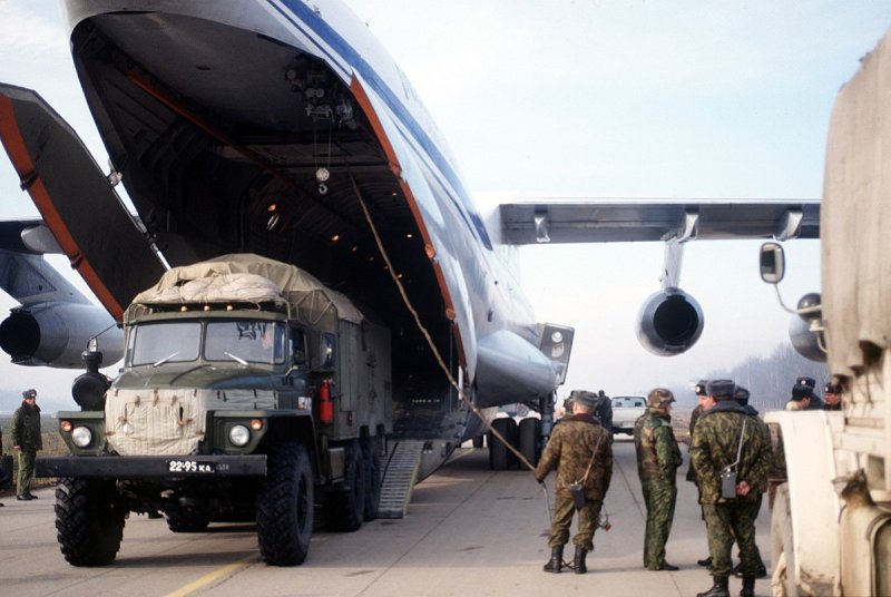 Ил-76 грузовой отсек