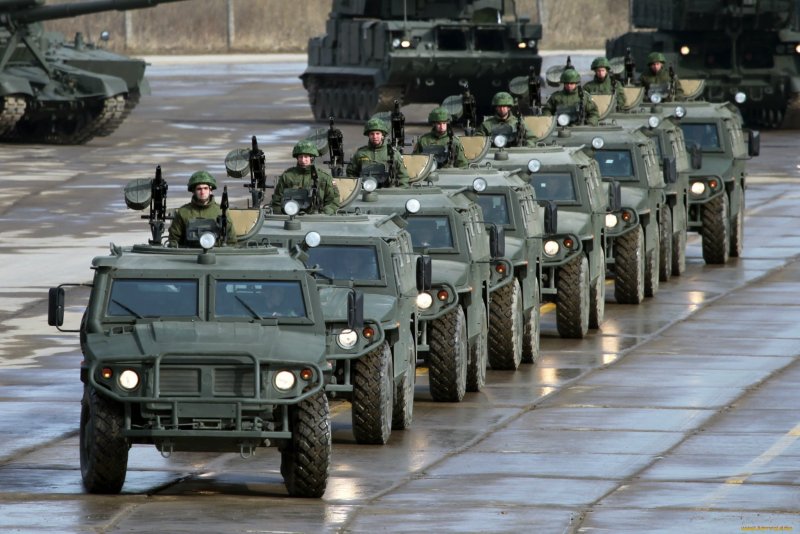 Колонна КАМАЗОВ вс РФ