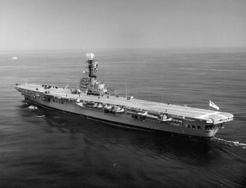 HMS Majestic авианосец
