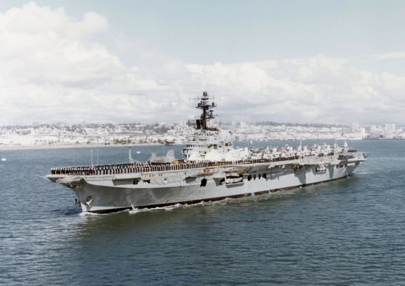 Авианосец HMAS Melbourne