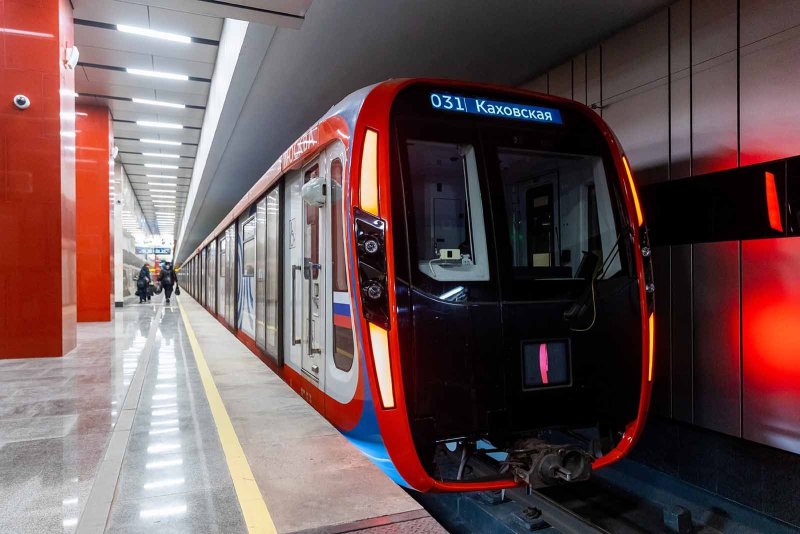 Поезд метро Москва 2022