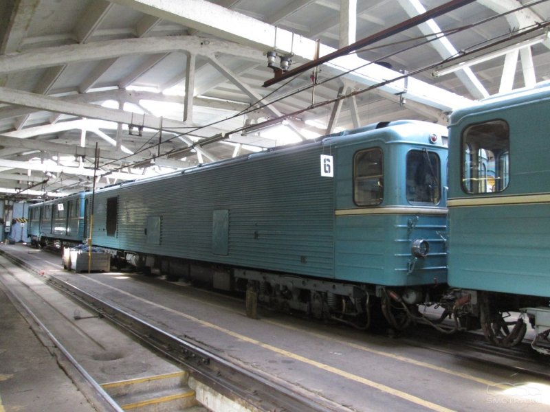 Вагон метро еж 6