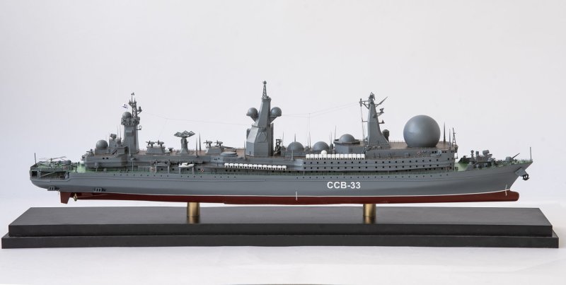 Большой атомный разведывательный корабль ССВ-33 Урал