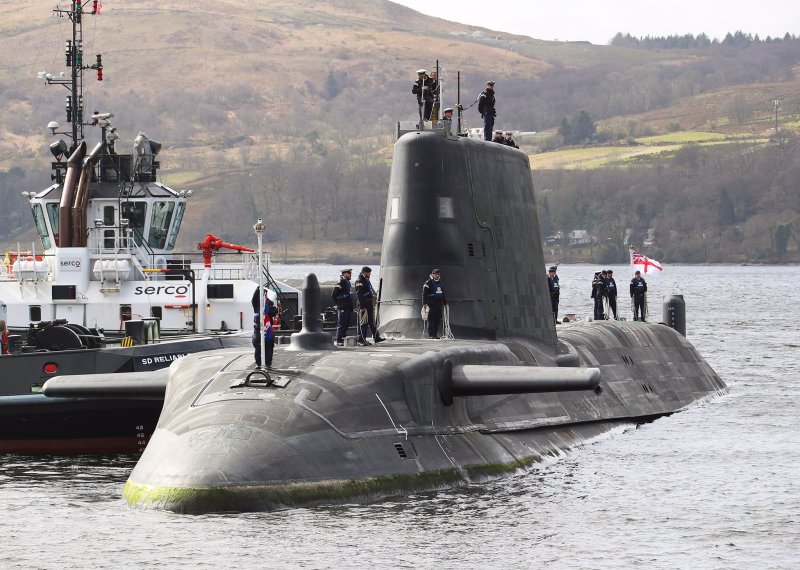 Подлодка HMS astute