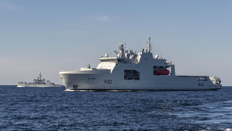 HMCS Vancouver FFH-331 Halifax class Frigate