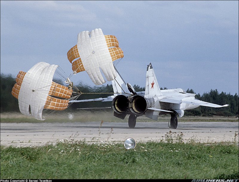 Mig 29 тормозной парашют миг