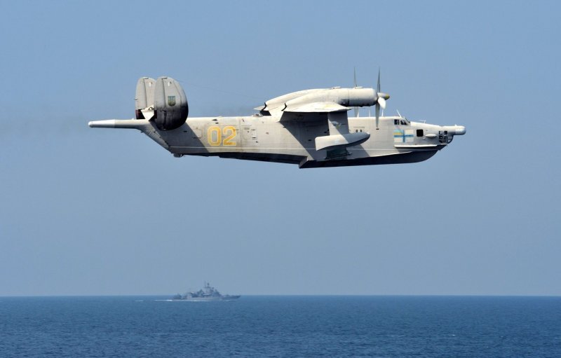 Самолет-амфибия бе-12п-200