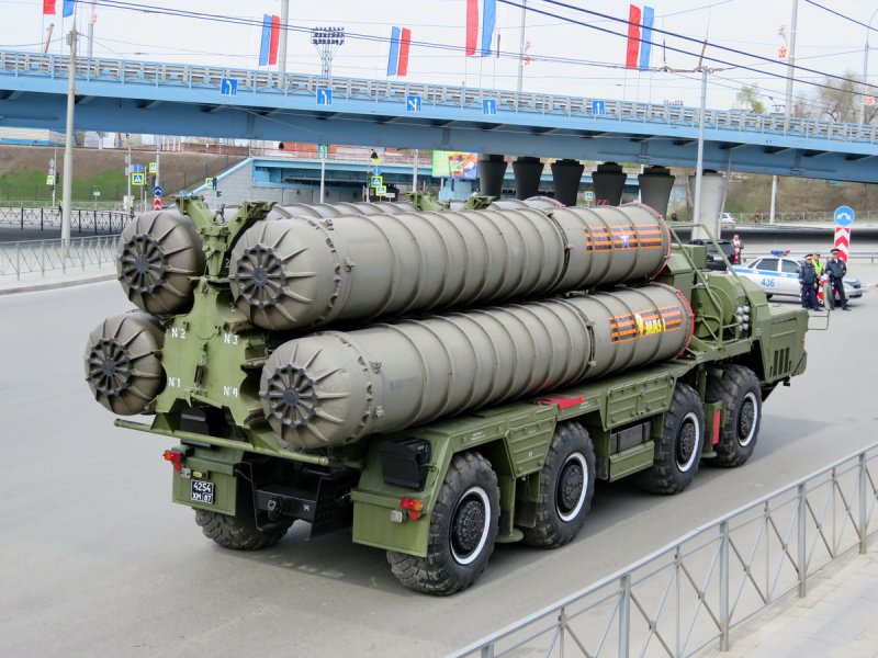 МАЗ военный тягач 543