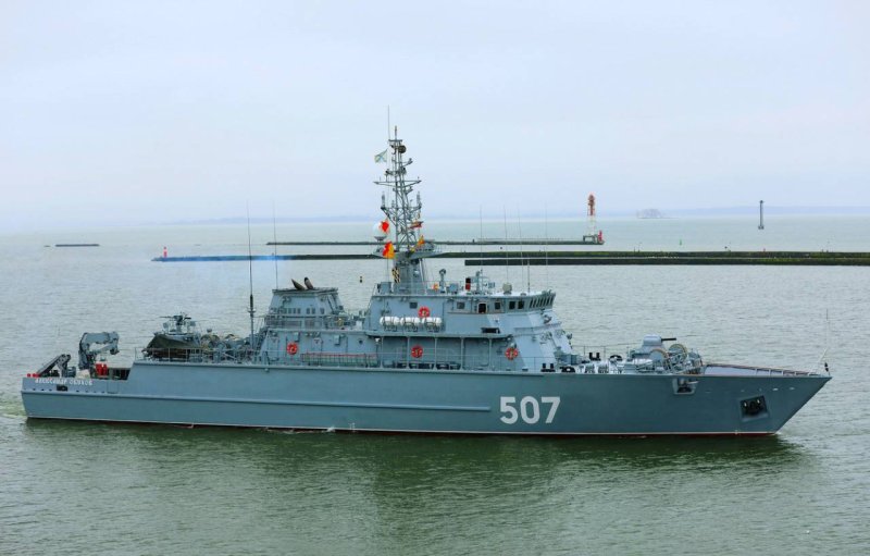 12700 Александрит