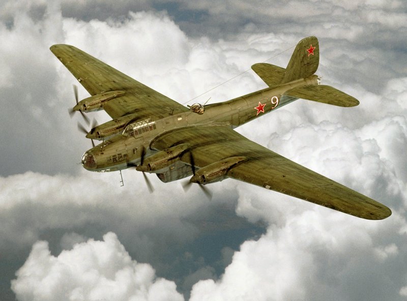 Тяжёлый бомбардировщик пе-8