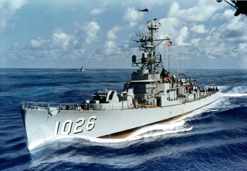 Эскортный миноносец ВМС США USS Hemminger (de-746)