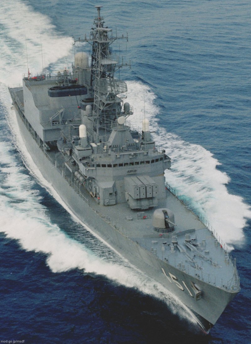 JDS Ayanami корабль
