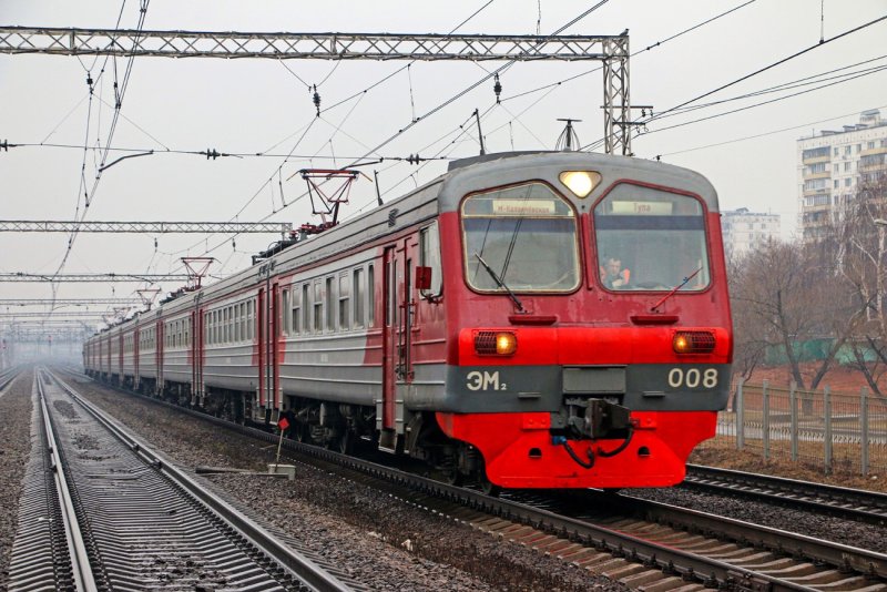 Электропоезд эм2 008