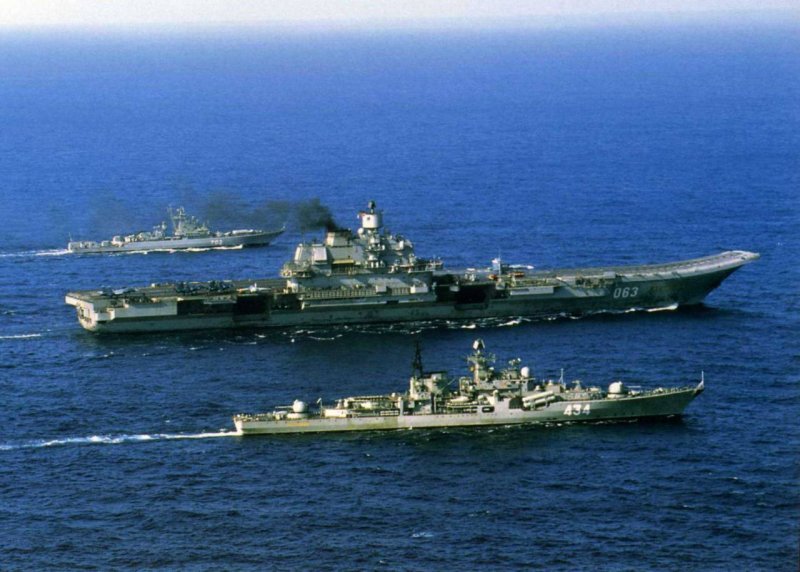 Адмирал Кузнецов авианосная группа