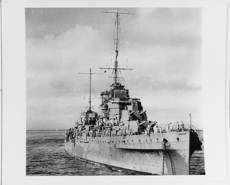 Крейсер HMS Leander