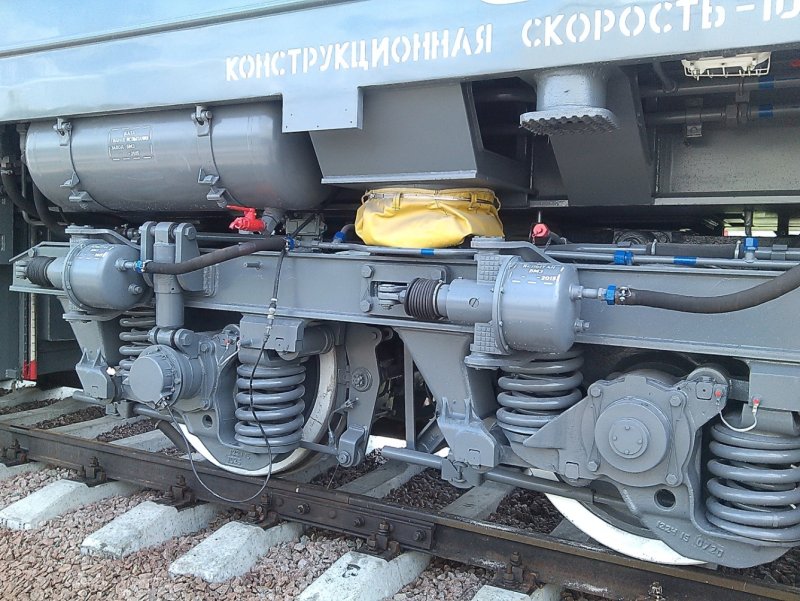 Рессорное подвешивание тепловоза 2тэ10м