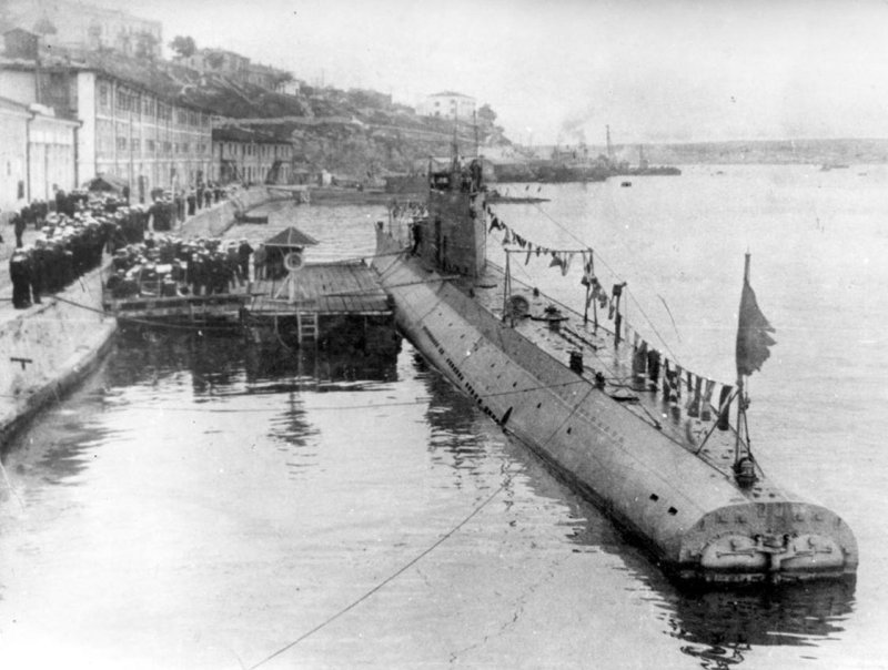 Подводная лодка Ленинец л-4