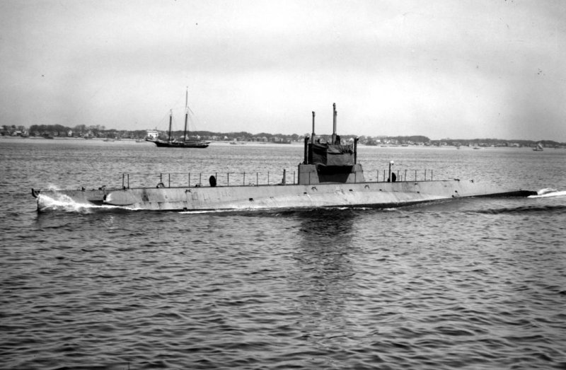 Подводная лодка Ленинец л-4