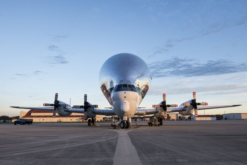B377 самолет Guppy
