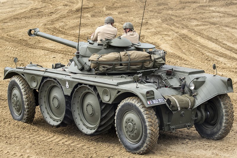 Колесный танк Панар EBR-75