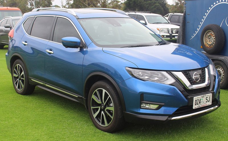 Nissan x-Trail t32 синий