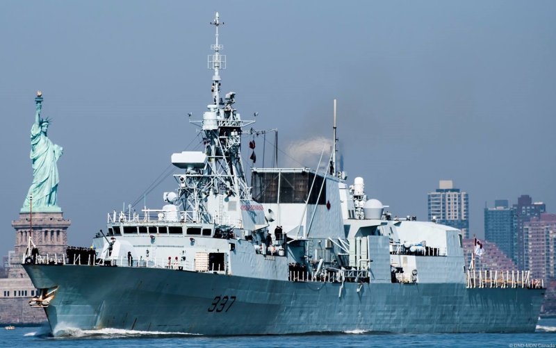 Фрегат FFH 337 Fredericton