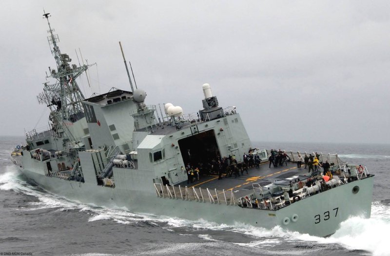 HMCS protecteur сбоку