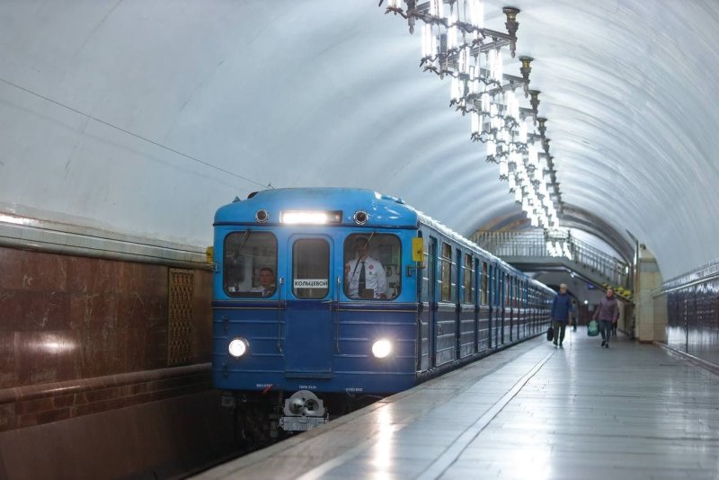 Ретро поезд еж3