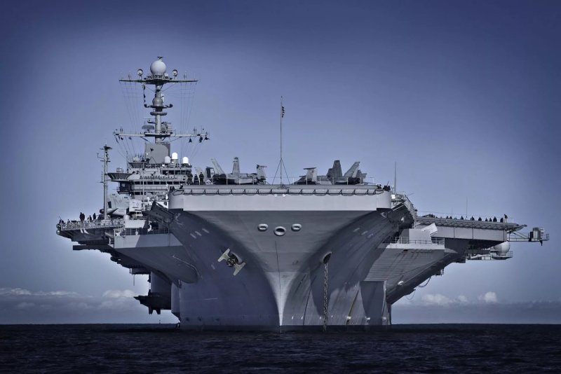 USS Джордж Вашингтон ( CVN 73)