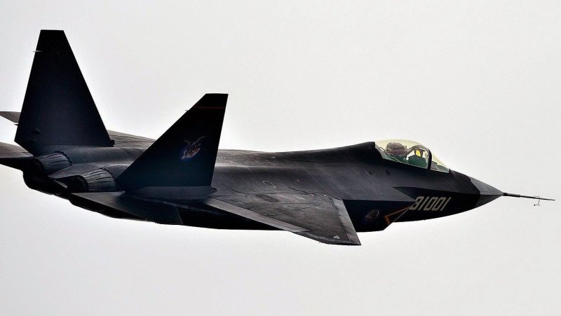 Китайский стелс-истребитель j-31