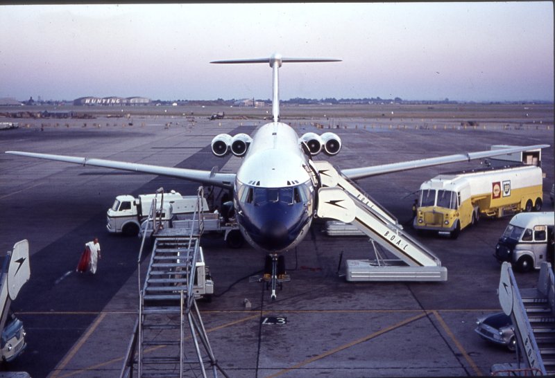 Авиалайнер Vickers vc10
