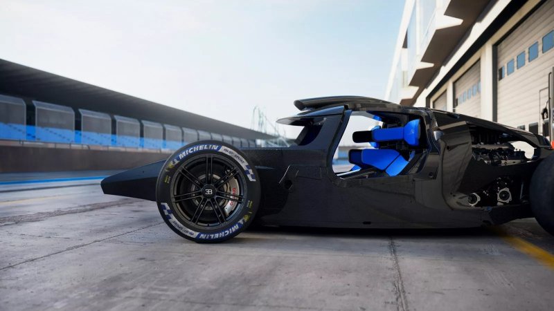 Formula 2 2022 18-inch Pirelli Tyres