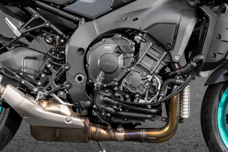 Ямаха MT 10 SP 2022 переделка морды