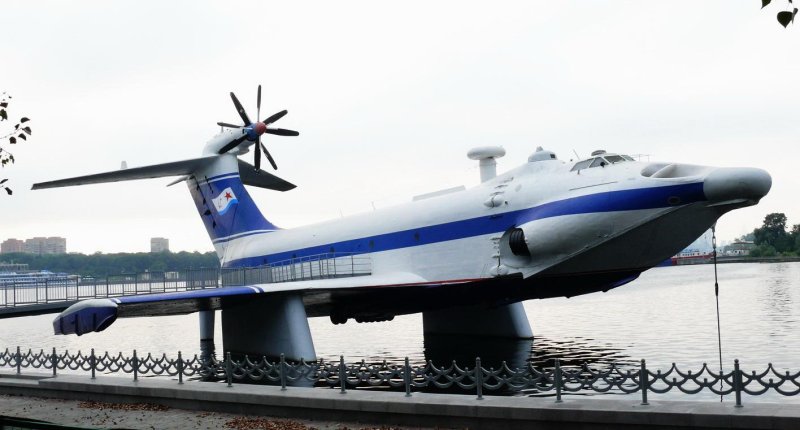 Транспортно десантный экраноплан а 90