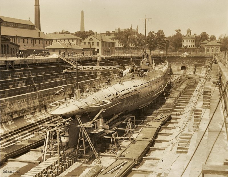 USS Argonaut v-4