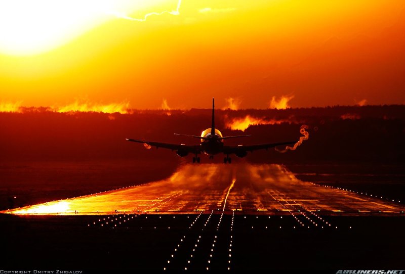 Боинг 737 взлетает