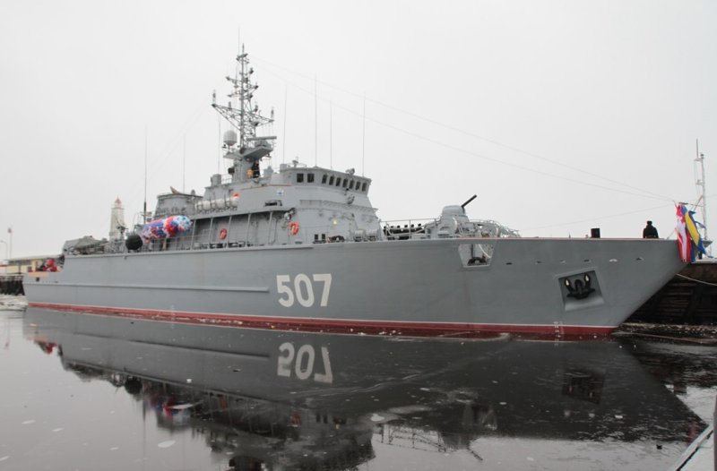 Тральщик 12700 александрит
