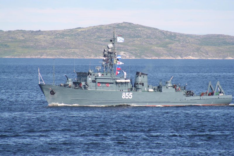 Морской тральщик 266