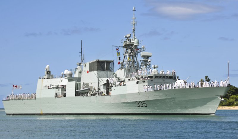 HMCS protecteur сбоку
