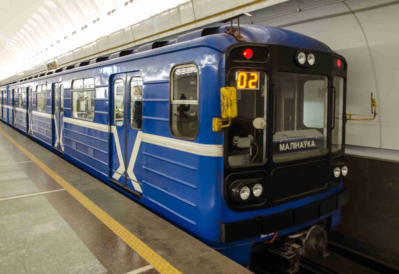 Метропоезд 81-717