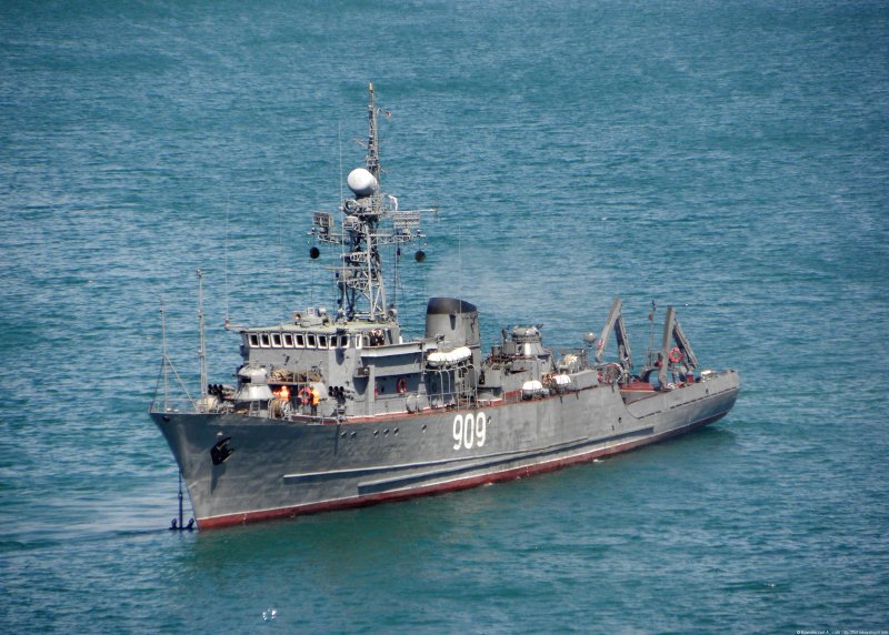 Морской тральщик Адмирал Жуков