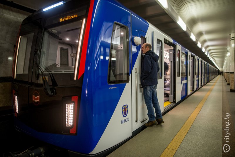 Поезд метро Stadler m110