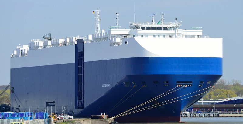 Судна-автовоза MV Golden ray