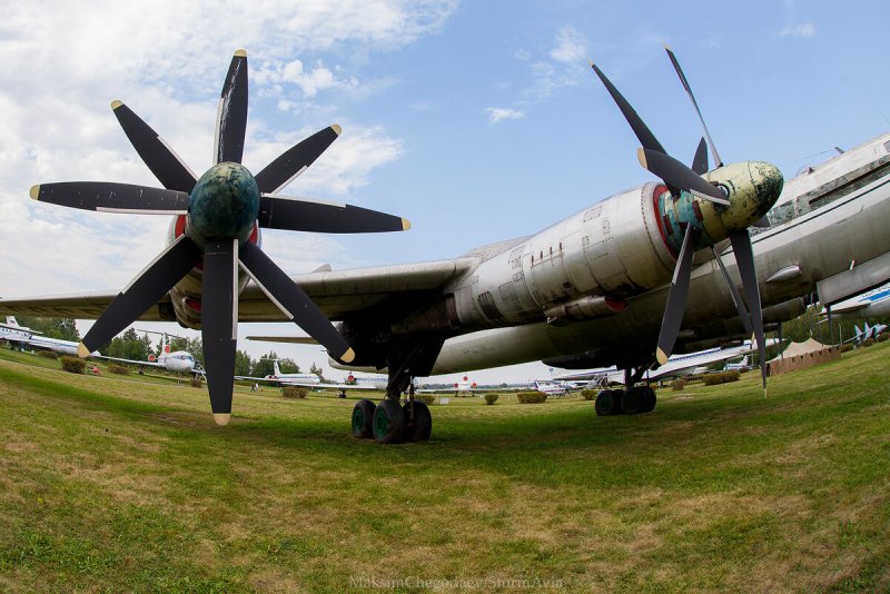 НК-12 — турбовинтовой авиационный двигатель