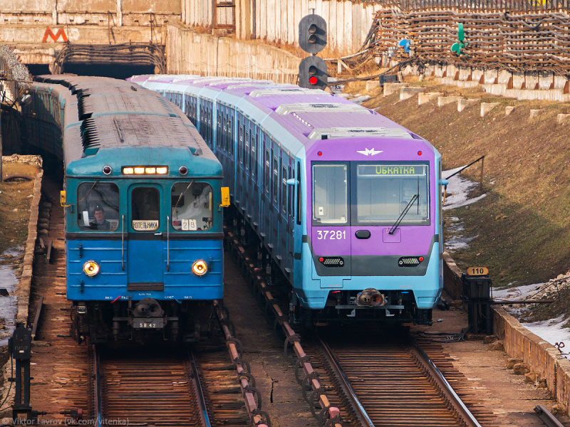 Еж-3 вагон метро