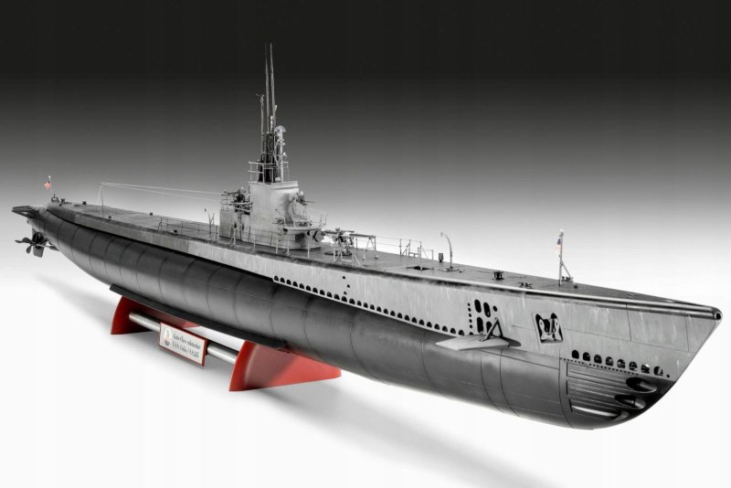 Подводная лодка 1/72 Revell