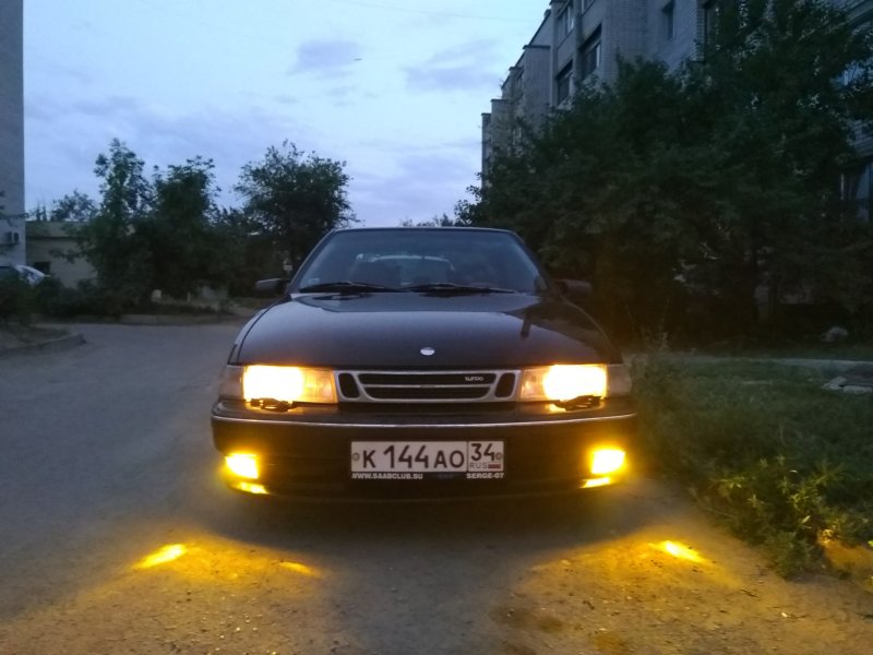Saab с фарами