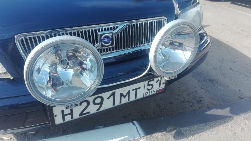 Фары HELLA Rallye 3000 на машине