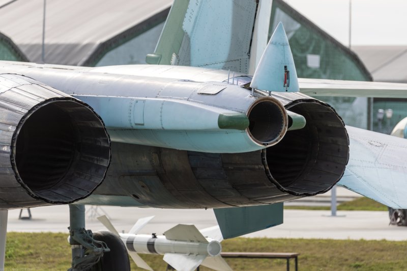 Дополнительный топливный бак Су-27